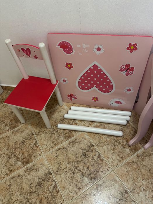 Дървена масичка със столче