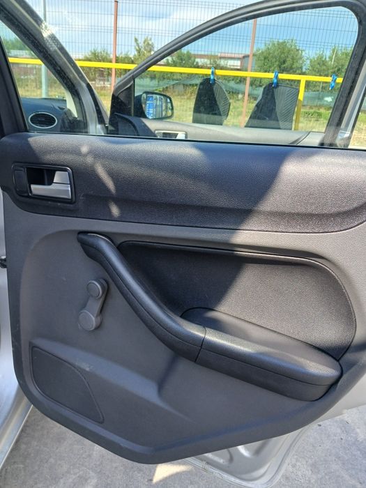 Vând Ford Focus 2- Navigație android