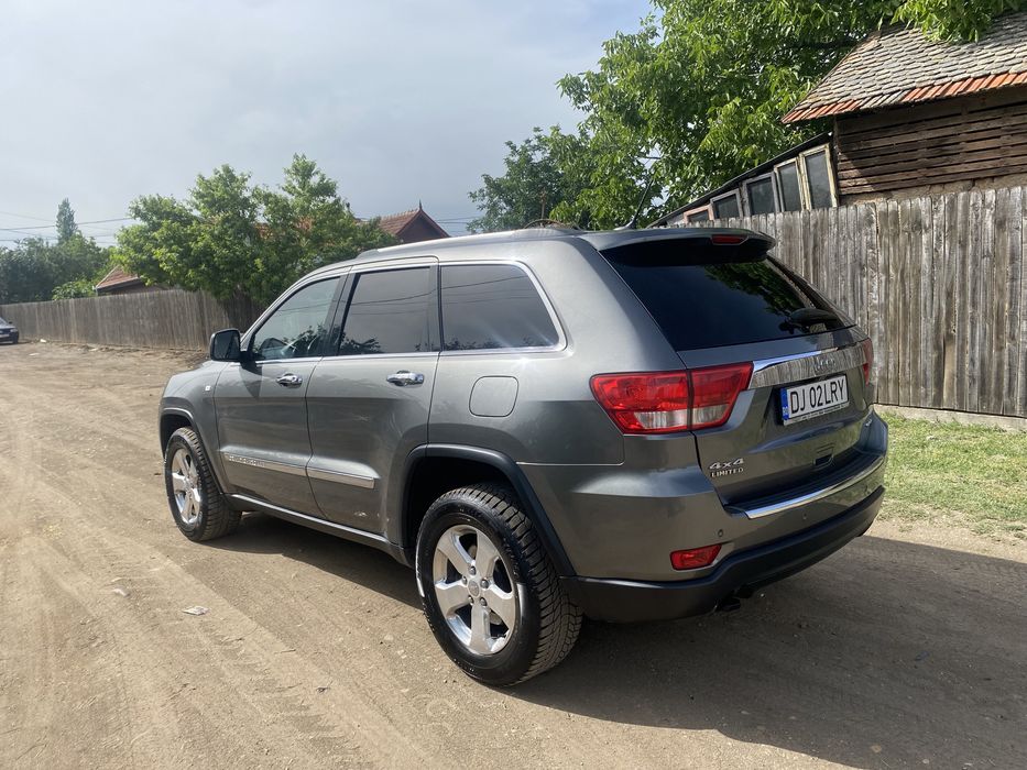 Vand sau schimb Jeep grand cherokee