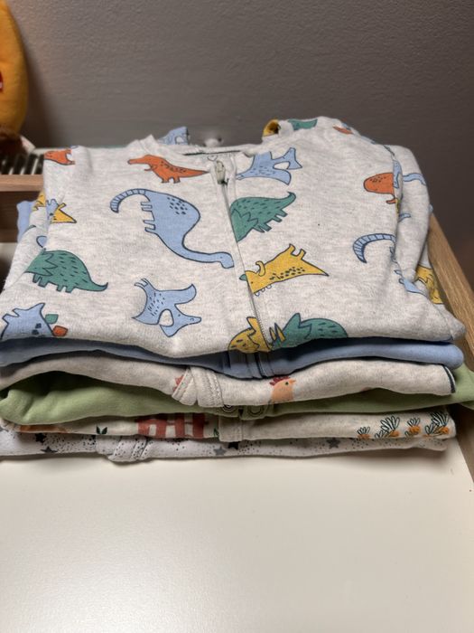 Lot haine baietel marimea 74