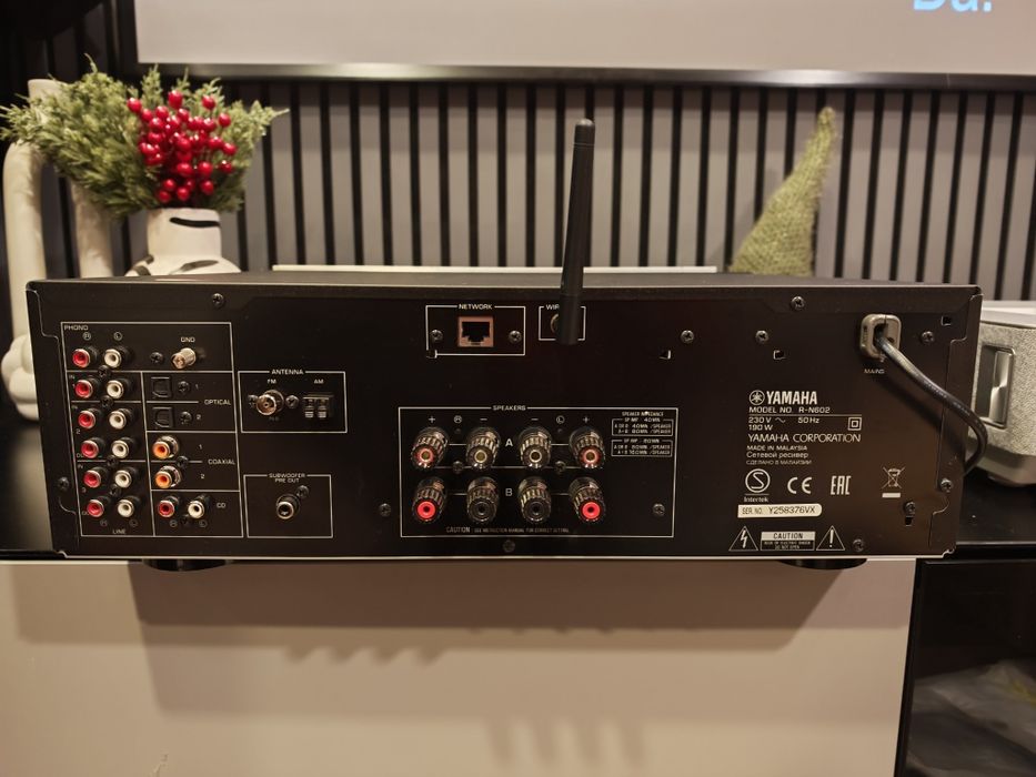 Amplificator Reciver Yamaha R-N602 DAC, ieșire subwoofer,  bluetooth..