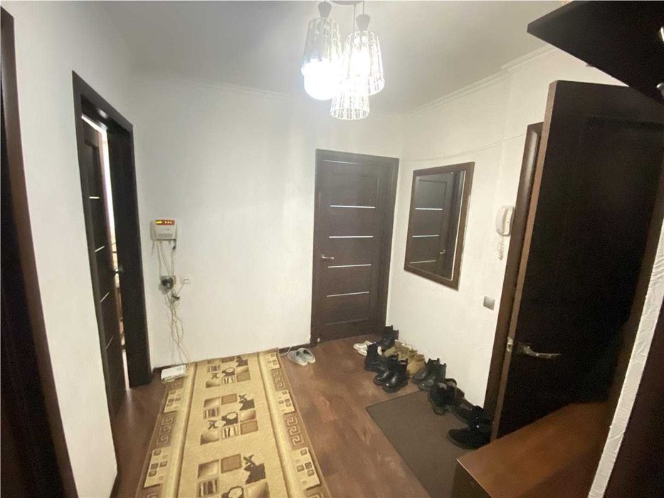 3х ком по Дюсембекова.1 этаж