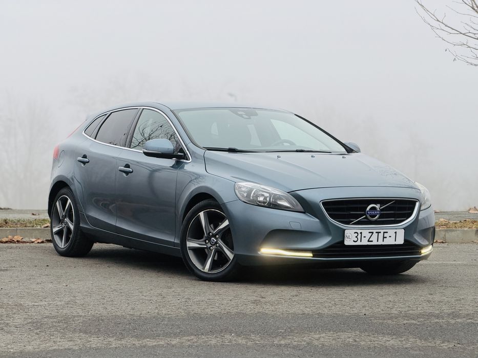 Volvo v40, 1.6 diesel, MOMENTUM , 2013, euro 5