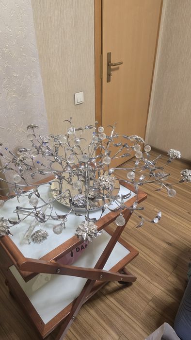 Продам красивую люстру