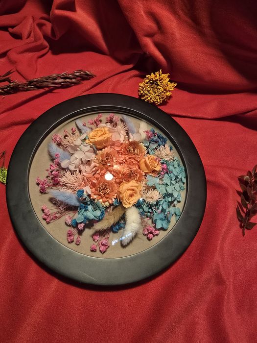 Tablou cu flori naturale uscate și conservate