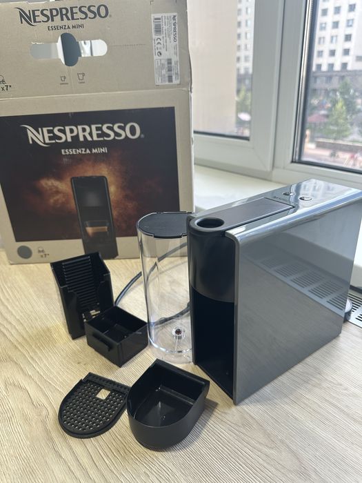 Кофемашина Nespresso Essenza Mini C30