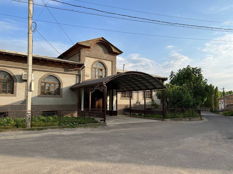 13 sotix hovli sotiladi