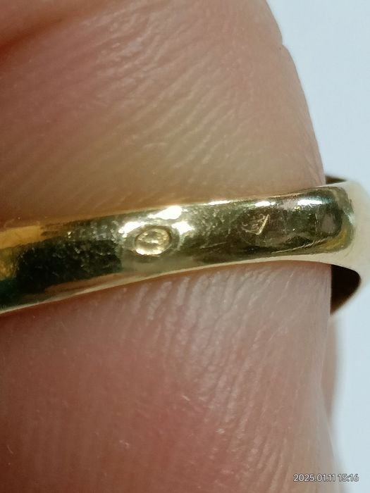 Vind inel din aur 18kt cu diamante și smaralde