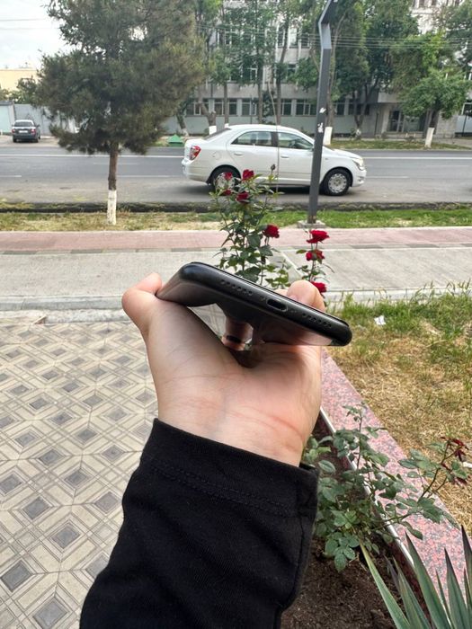 iPhone XR черный