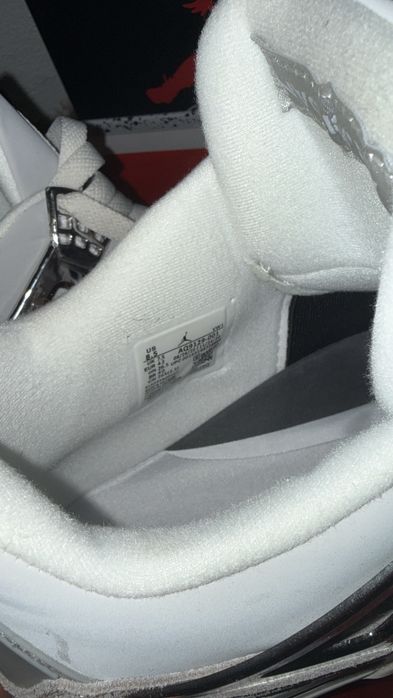 Air Jordan Retro 4 Frozen Moments
