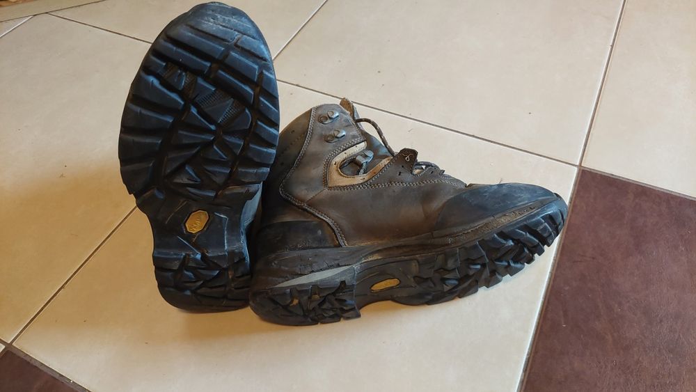 Ghete iarnă Lowa  mărimea 39