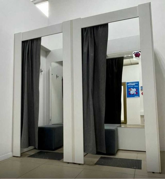 Примерочная с зеркалом +пуфик