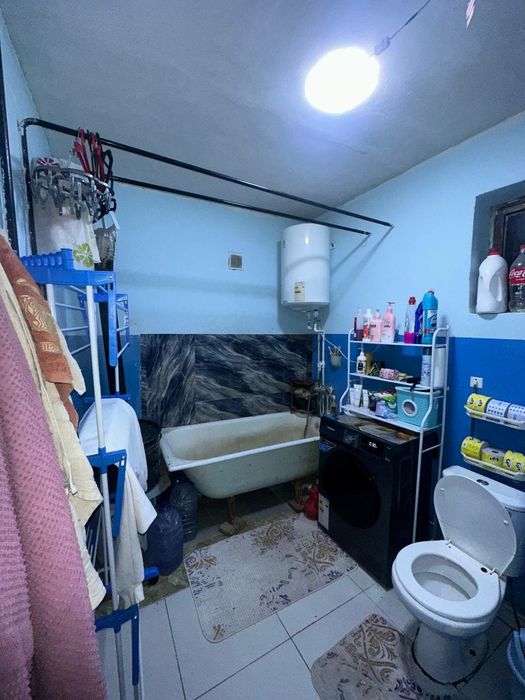 Дом 70 кв есть детская плошадка школа всё есть