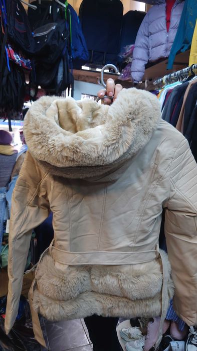 Haina imitatie piele cu blana.