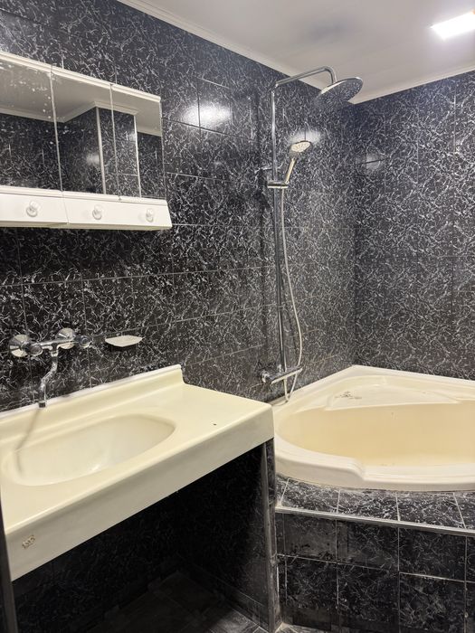 Продава се Тристаен апартамент в Казанлък - 100 кв.м за 1275 €/кв.м - Снимка #2