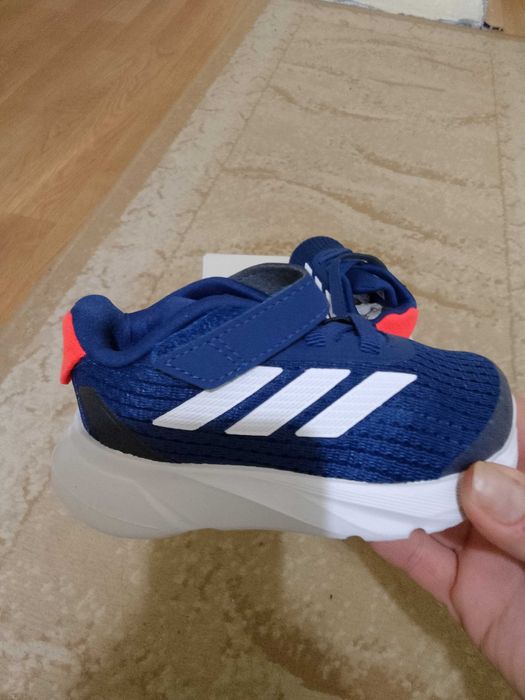 Бебешки маратонки адидас