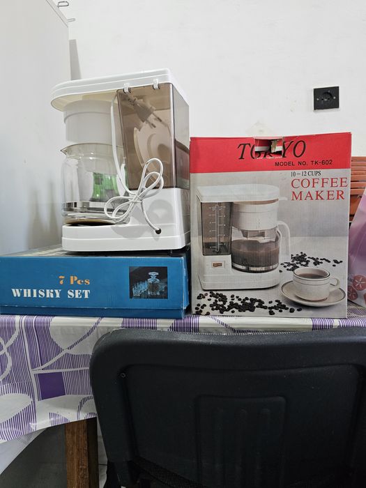 Aparat de cafea+Mixer bucatarie