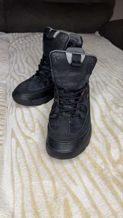 Продавам мъжки зимни обувки Gore-tex Lacoste