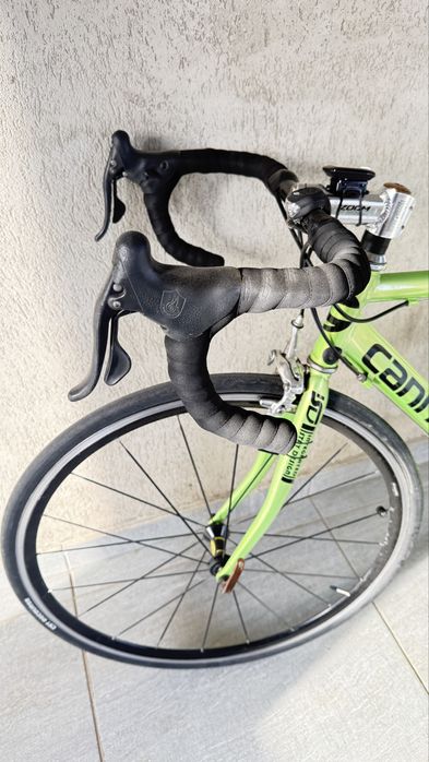 Vând bicicletă cursieră Cannondale