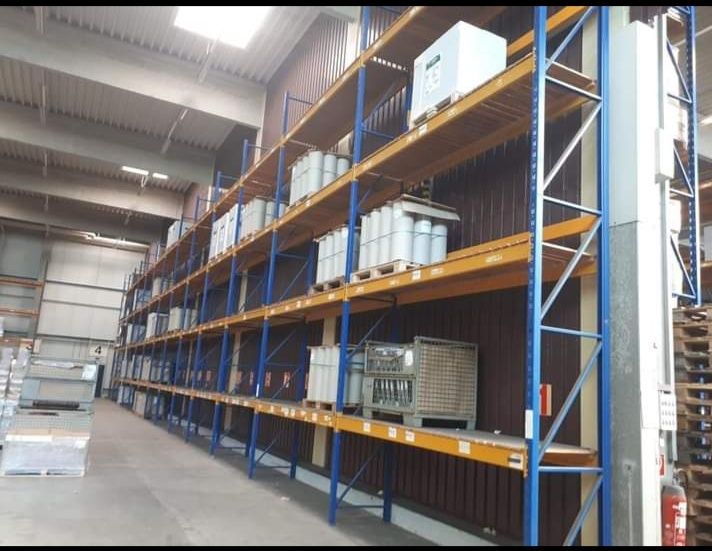 Rafturi metalice industriale