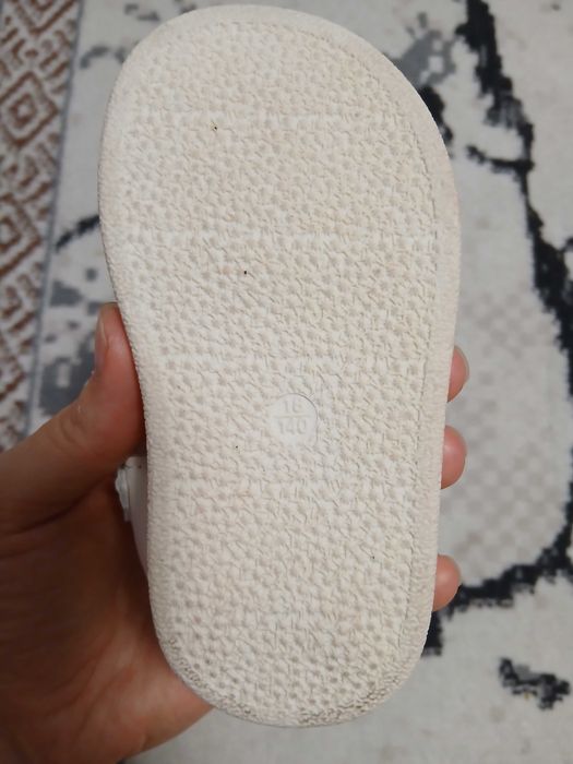 Продам сандалии детские