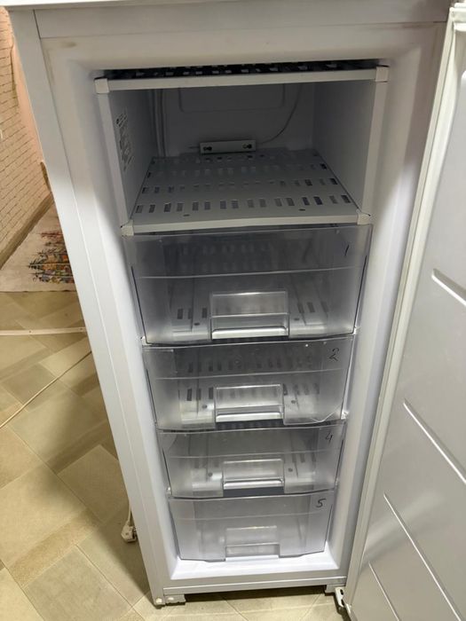 Продам. морозильную камеру 130л