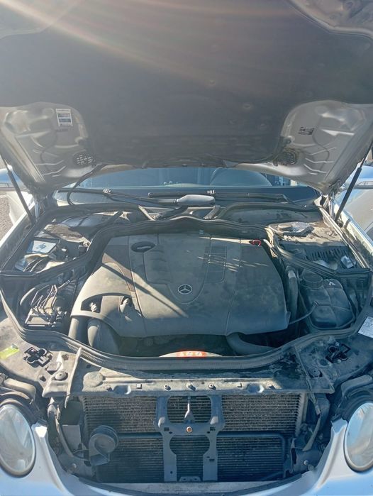 Mercedes-Benz  E 220