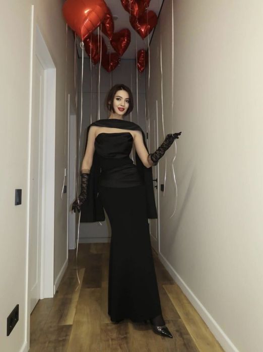 Качественный материал, отлично сидит по фигуре.