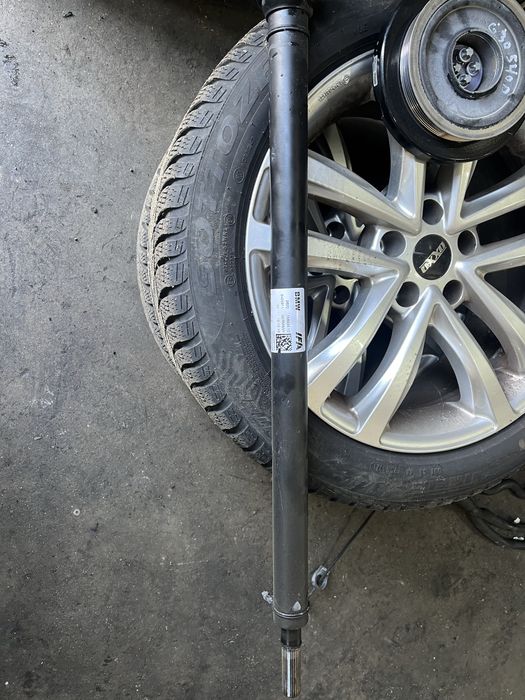 Преден кардан бмв 5 г30/31 540д 320 ( preden kardan bmw g30/31 540xd )