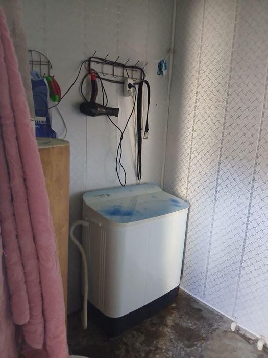 Hovli sotiladi. Продаётся участок