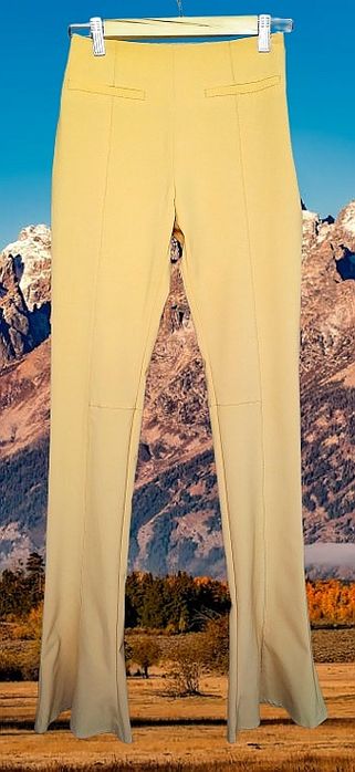 Микс от пуловери Arket, From Future, Jacquemus, Marine Serre, Mo&co