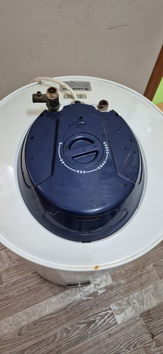 Продаю водонагреватель Ariston 80 л