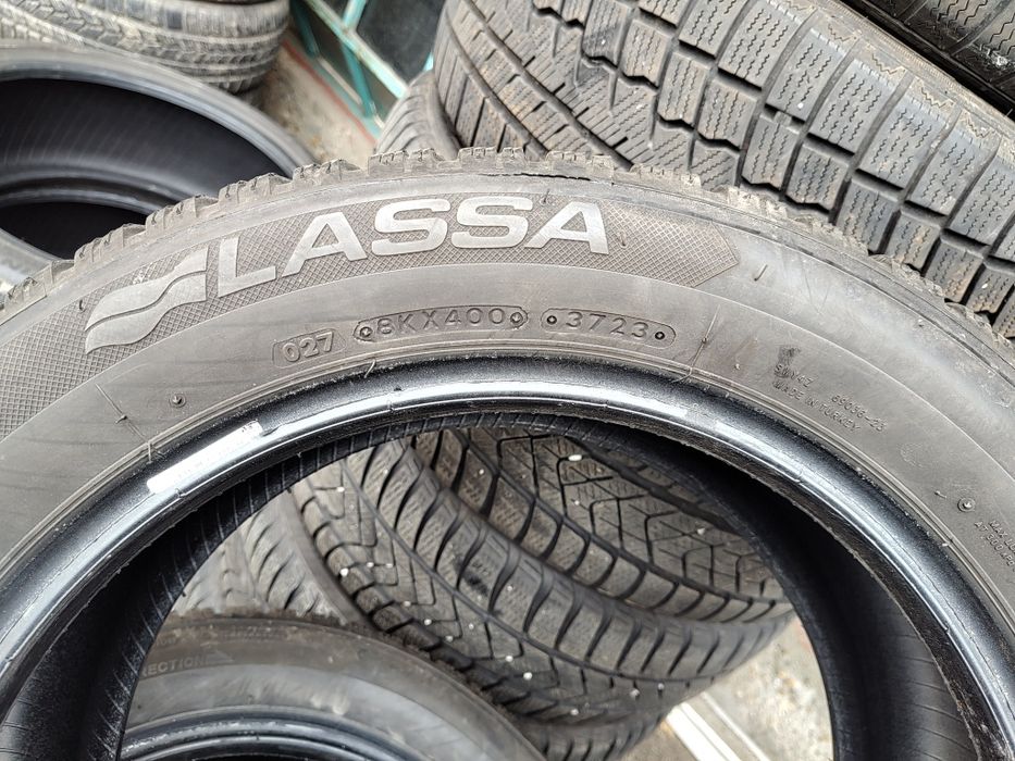 Продавам 2 зимни гуми 205/55/16 Lassa
