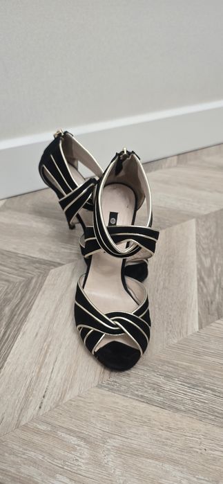 Нарядные туфли/брсоножки