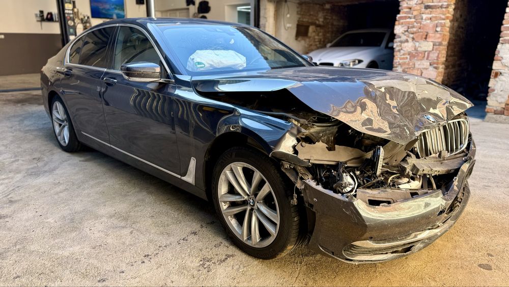 BMW 740d xDrive G11 На Части