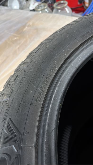 Продам резину 285.50.R20