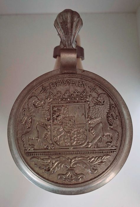 Старинна немска порцеланова халба ERBO ZINN, с гравиран капак Bayern.