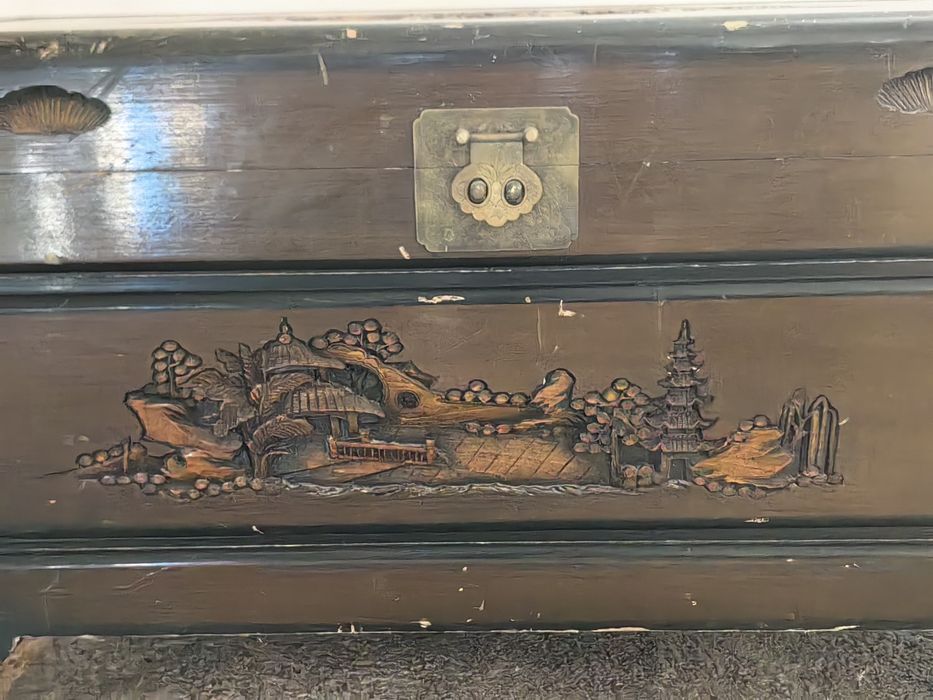 Стар китайски скрин с дърворезба от сандалово дърво