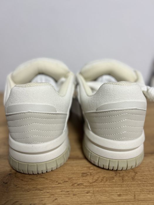 Маратонки Bershka