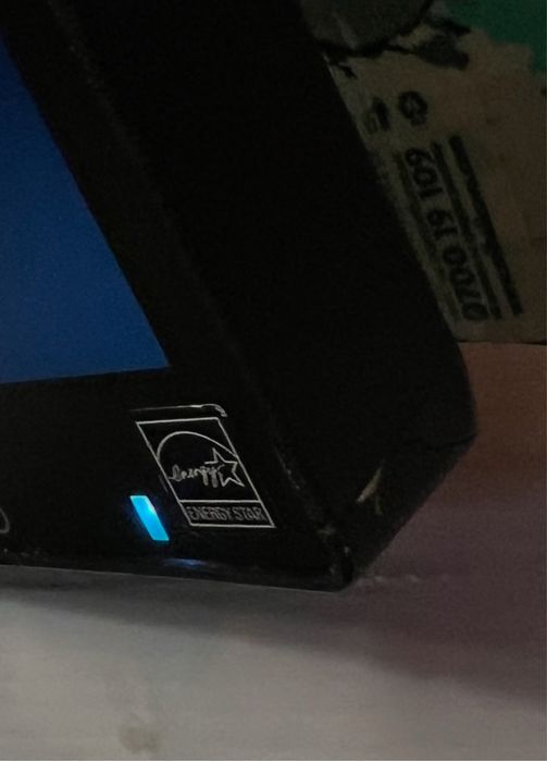 Eizo 2750-bk на 8380 работни часа със малка забележка