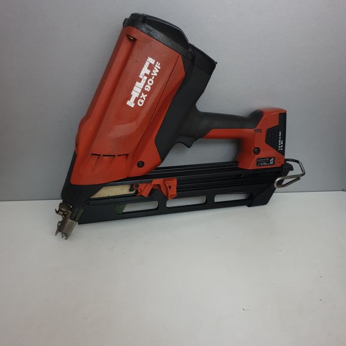 Hilti GX 90-WF Pistol de puscat cuie în lemn