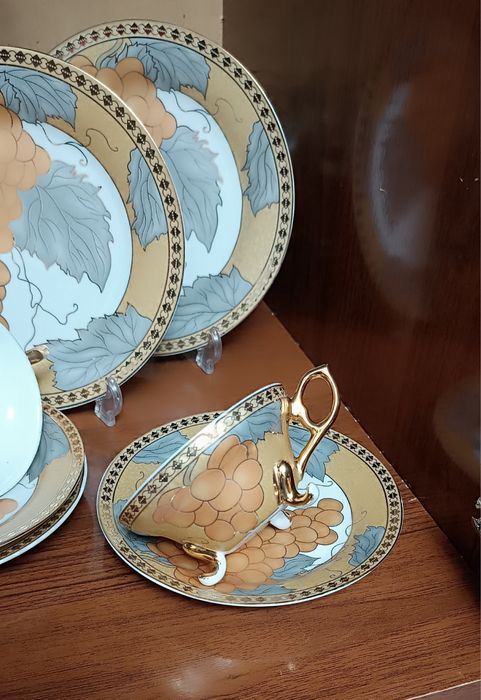 Сервиз  посуда .