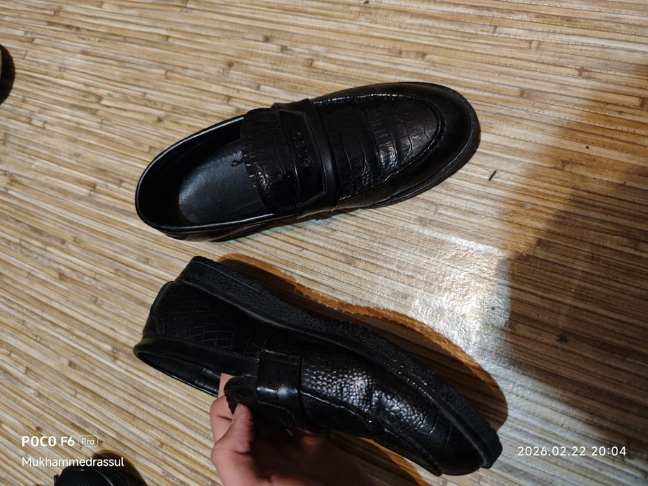 Продам туфли,кроссовки