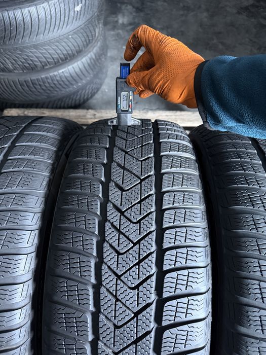 4 anvelope iarna 225/50/17 , Pirelli , RunFlat , 6.5-7 mm