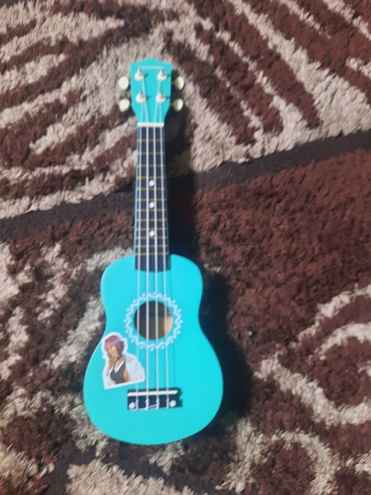 Продам укулеле в отличном состоянии
