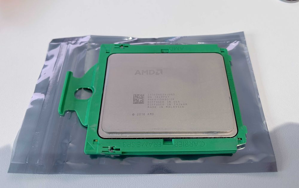 Procesor AMD SP3 Epyc 7702 ES 64 cores 128 threads 256MB L3 cache