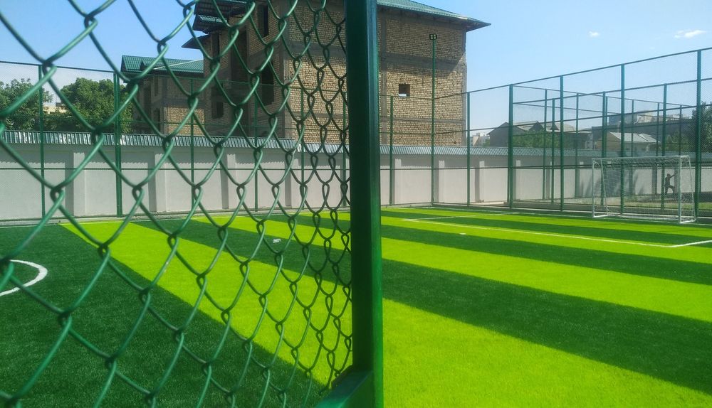 Yashil setka stadion va bog'lar uchun ograjdeniya stal va otsinkovka