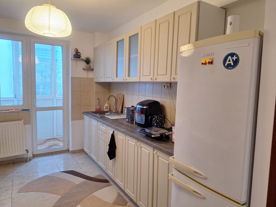 Apartament de inchiriat, 2 camere decomandate