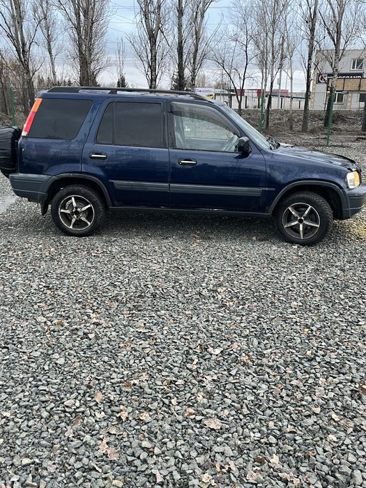 Продам отличный семейный автомобиль