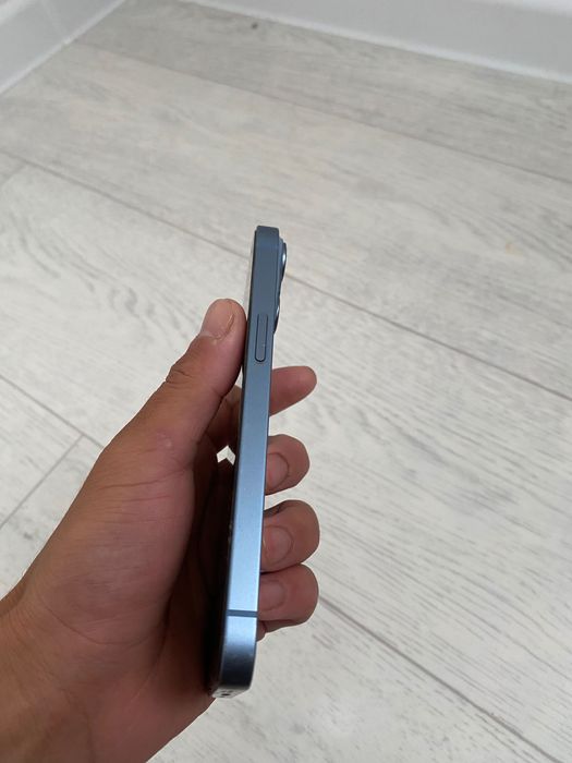 Продам Айфон 14 128 гиг